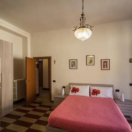 Sala Hotel 2*