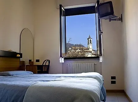 Sala Hotel 2*