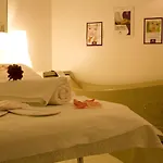 Sala Hotel 2*