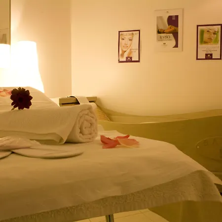 Sala Otel 2*
