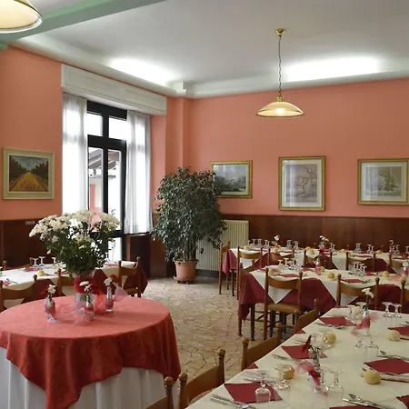 Otel Sala 2*